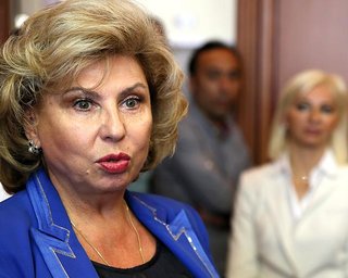Сенцов смотрит телевизор, пишет сценарий, - омбудсмен РФ