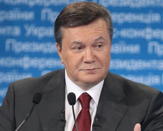 Скандальный закон о госзакупках подписан президентом