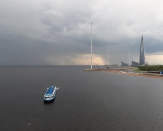 Неизвестный объект парализовал движение судов в Финском заливе: что выяснили ВМС