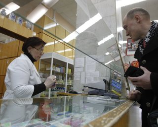Время жесткой экономии: почему украинцы не ходят в кинотеатры и покупают меньше лекарств