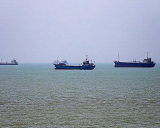 Иран атаковал судно в Ормузском проливе после соглашения с Трампом