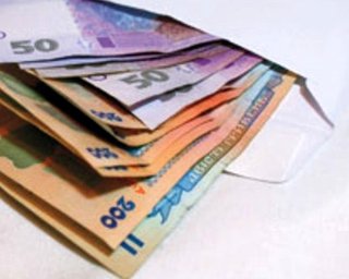 Киевским врачам и соцработникам до сих пор не выдали зарплату за период карантина