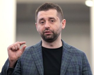 Голова фракції "Слуги народу" засвітився в "Битві екстрасенсів" (відео)