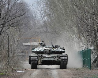 Російські війська перейшли у наступ під Бахмутом, – Сирський