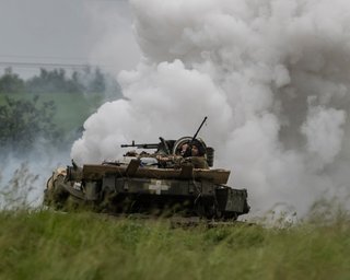 "Нас відправили як м'ясо": ЗСУ танком розтрощили російські БТР в Курській області, — Forbes