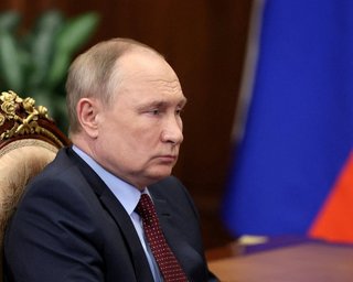 У Путіна закінчуються варіанти маневрів у війні проти України, — Bloomberg