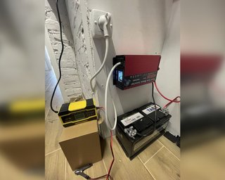 Усього 13 тисяч гривень: айтівець розповів, як підготувався до відключень світла по 8 годин