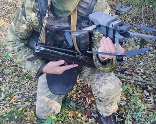 "Спершу скидають отруйний газ із дрона": боєць "Вовків Да Вінчі" про нову тактику ЗС РФ (відео)