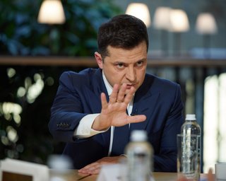 "Без ведмедів": Зеленський після суперечки з журналістом визнав, що був на дачі з Єрмаком