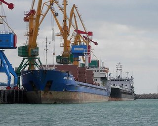 Україна страхуватиме кораблі, які будуть йти "зерновим коридором", — Шмигаль