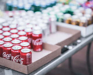 Чіткий сигнал Америці: РФ ударила дроном по заводу Coca-Cola в Україні, — Зеленський