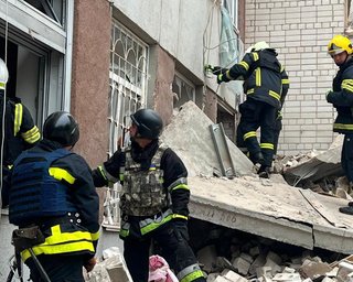 Ракетный удар ВС РФ по Чернигову: количество жертв выросло, подробности (фото, видео)