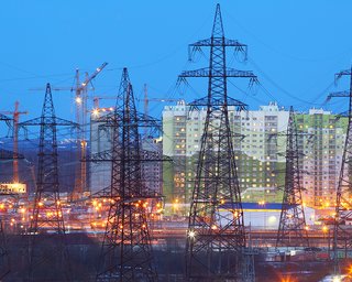 Енергетичні об'єкти під ударом: українців попередили про перебої з електрикою