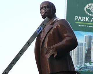 В КПИ передумали выгонять студента за нос Ленина