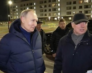 "Строил образ непобедимого": в ISW объяснили,  зачем Путин прилетел в Мариуполь