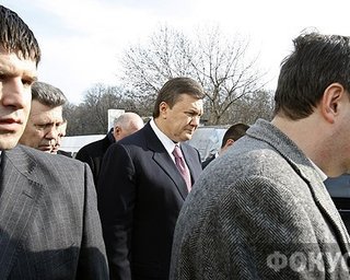 На форуме Януковича украинским журналистам закрыли вход к министрам и в туалет 