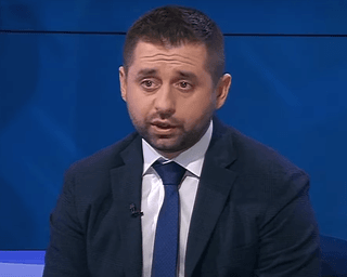 "Крісло фактично належить "Слузі народу", — Арахамія про відставку Разумкова