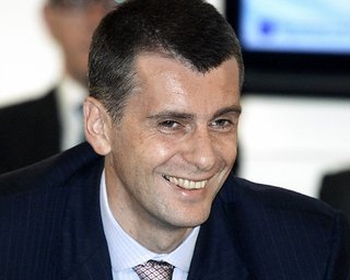 Прохоров не готов идти в правительство Путина, - помощник