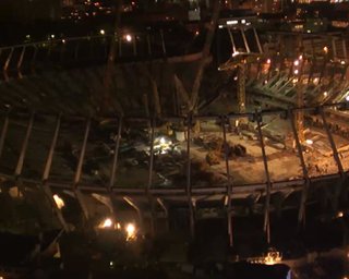 На Олимпийском начали монтировать самую большую в мире кровлю