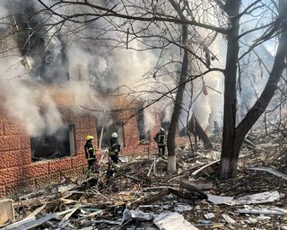Войска РФ нанесли ракетный удар по Краматорску: есть жертвы (фото, видео)