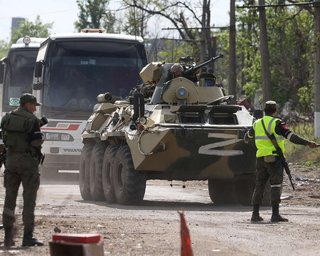 За добу з "Азовсталі" здалися в полон 694 українські військовослужбовці, — Міноборони РФ (відео)