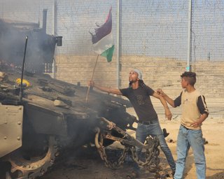 Изучив опыт войны в Украине: боевики ХАМАС применяют дроны для сброса гранат (фото)