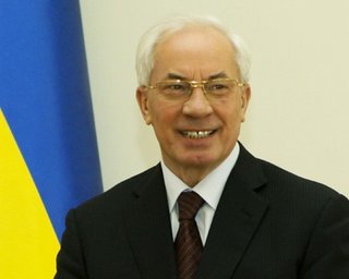 Азаров: Минфин завершает работу над "экономным" госбюджетом 2012 года