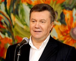 Янукович напомнил, что сегодня - День примирения
