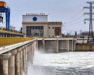 РосЗМІ опублікували відео підриву автомобільного мосту на Каховській ГЕС