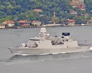 Самолеты РФ сбрасывают взрывчатку по маршрутам гражданских кораблей в Черном море, — ОК Юг