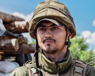 Зеленский посмертно присвоил звание Героя Украины погибшему на Донбассе бойцу