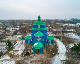 Построенный без единого гвоздя: россияне уничтожили старейший деревянный храм юга Украины (фото)