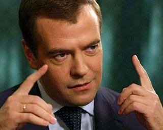 Медведев распорядился провести Парад Победы в Севастополе