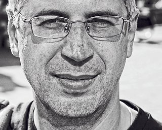 Герои нашего времени. Волонтер Красного Креста Виталий Головатый