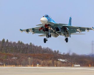Атака на Новороссийск: безэкипажный катер ВСУ сбил истребитель Су-30, – военкоры РФ