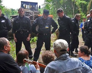 В Харькове проходят общественные слушания о вырубке парка