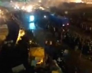 На Институтской применяют водомет, подъехал БТР
