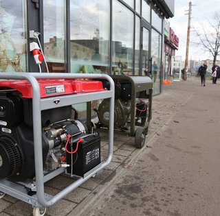 Графіки відключень на 27 лютого: у кого не буде світла по 14 годин