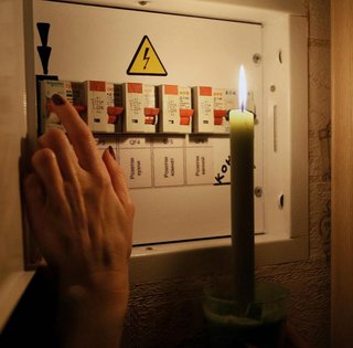 Графики не действуют: в 6 областях Украины ввели аварийные отключения света