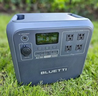 Що потрібно знати перед купівлею зарядної станції: три головні характеристики для блекаутів