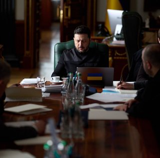 Україна готова допомагати: Зеленський обговорив з лідером ОАЕ наслідки іранських ударів