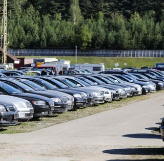 В Україні знижується попит на вживані авто: які моделі залишаються популярними (фото)