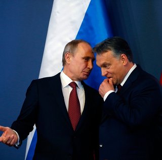 Зеленский "угрожает" Орбану: в Кремле отреагировали и призвали НАТО "задействовать 5 статью"