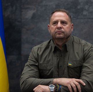 "Фронт в лесах Конча-Заспы": Ермак, несмотря на обещание, не мобилизовался в ВСУ, — Железняк (видео)