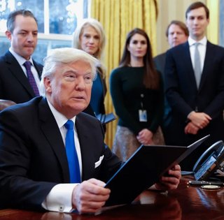 "Военные — это всегда вариант": Белый дом рассматривает несколько сценариев по Гренландии, — Reuters