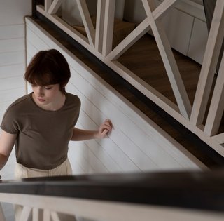 Пара ремонтировала старый викторианский дом и сделала жуткое открытие на чердаке (видео)