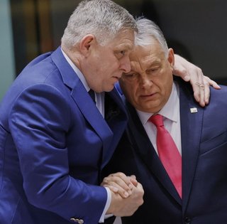 Орбан обвинил Зеленского в "шантаже", а Фицо пригрозил заблокировать кредит от ЕС: детали