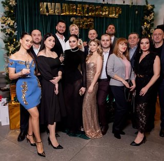 Просвечивающееся платье: в сети обсуждают образ риелтора на корпоративе (фото)