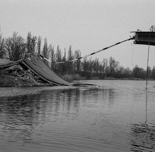 Сжечь мосты. Как разрыв коммуникаций между людьми сыграл на руку "зеленым человечкам"