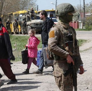 "Понад 10 мікроавтобусів з Варшави їдуть щодня": українці повертаються на окуповані території, — Андрющенко